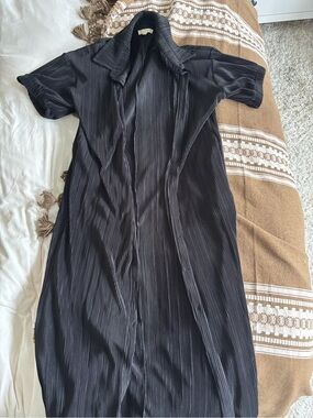 Black Pleated Short-Sleeve Shirt Dress - All Row